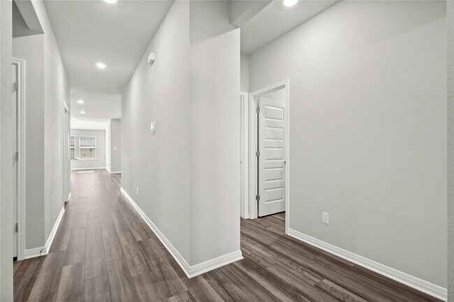 Building Photo - 2805 Moyer Ln