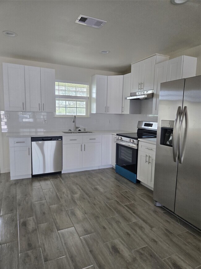 Building Photo - 2724 Avenue D