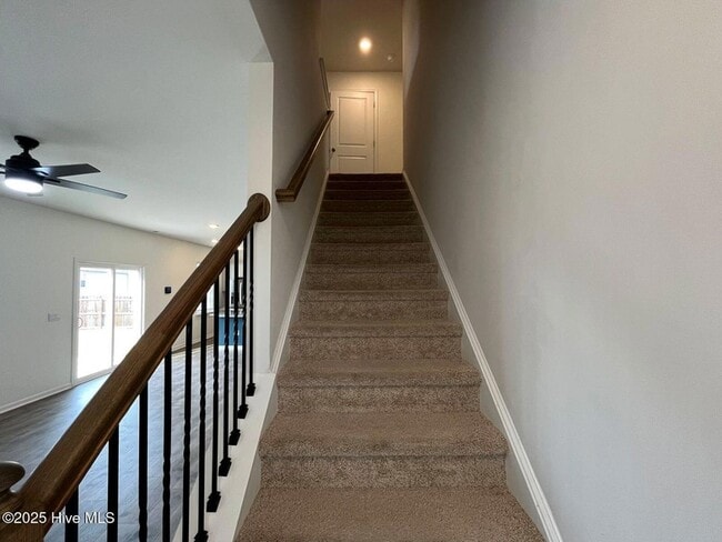 Building Photo - 275 Roberts Pl