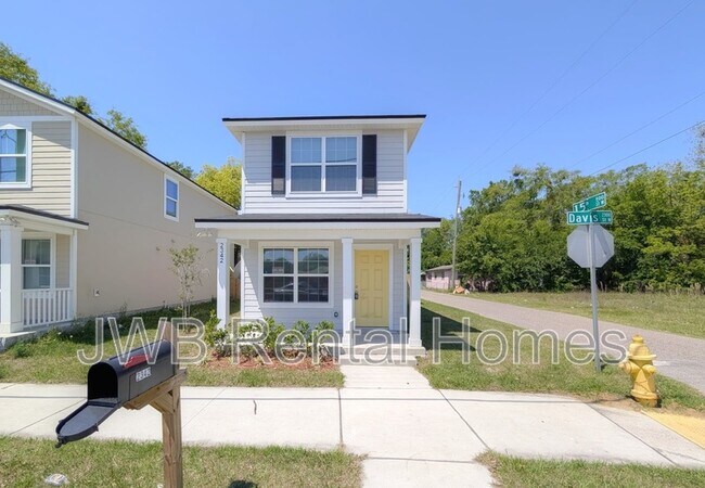 Building Photo - 2342 N Davis St