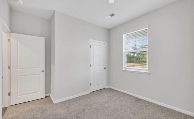 Building Photo - 2039 Willowleaf Dr