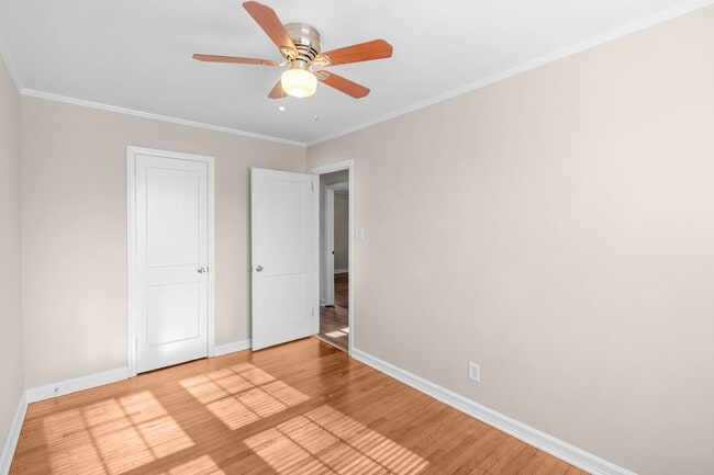 Building Photo - Gorgeous 2BR/1BA Duplex near Selwyn and Park Rd Hotspots!