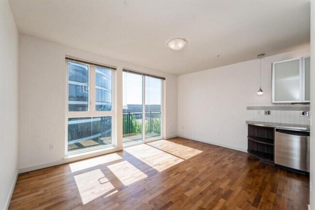Building Photo - 1 bedroom in Seattle WA 98121