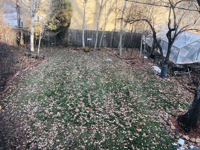Building Photo - Two Story Single Family Home in the Roseda...