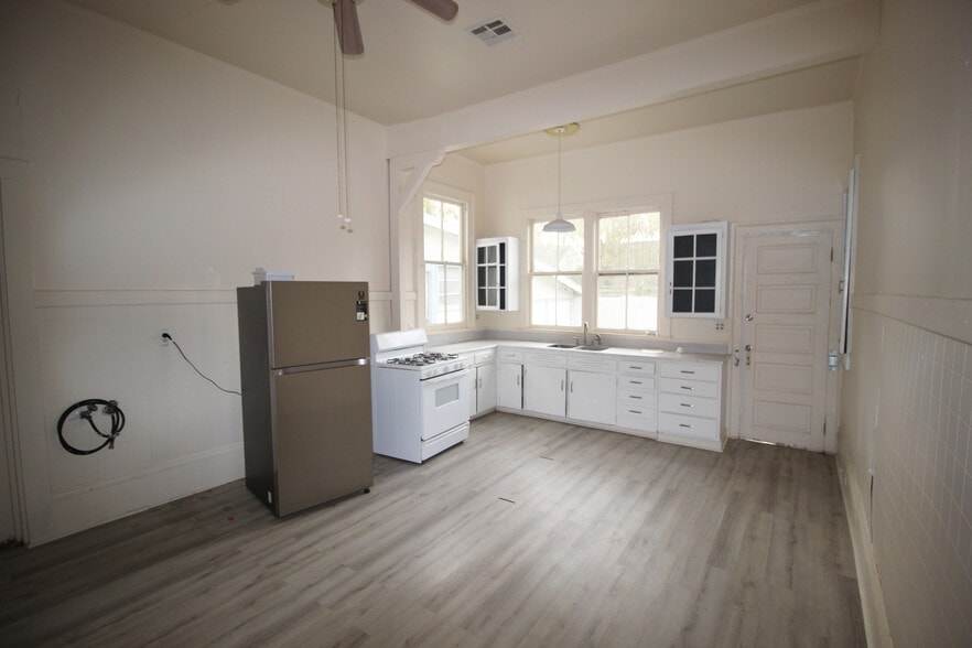 Building Photo - 7620 Freret St