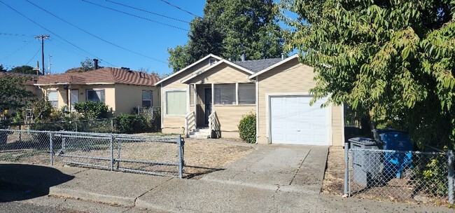 Primary Photo - Charming 2 Bedroom 1 Bath Home in Vallejo ...