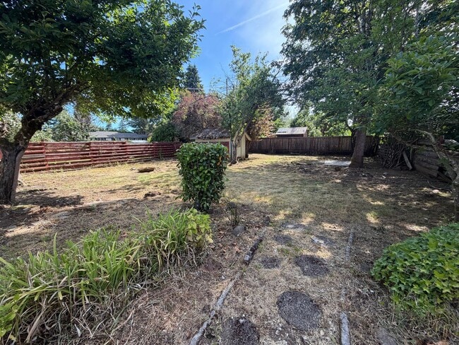 Building Photo - 1324 SW Levens St