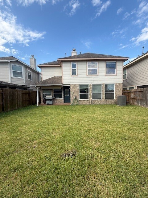 Building Photo - 2430 Glenholly Park Dr