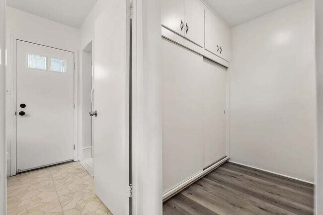 Building Photo - 590 N Cambridge St