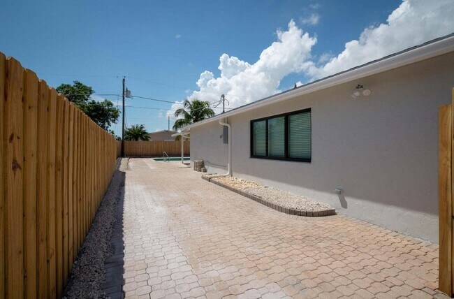 Building Photo - 524 NW 53rd St