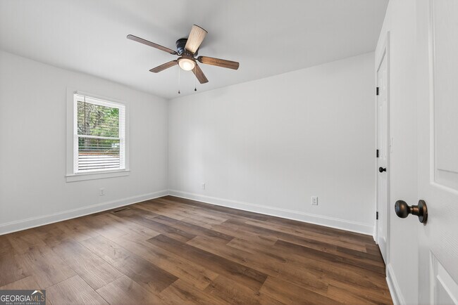 Building Photo - 483 Vine St