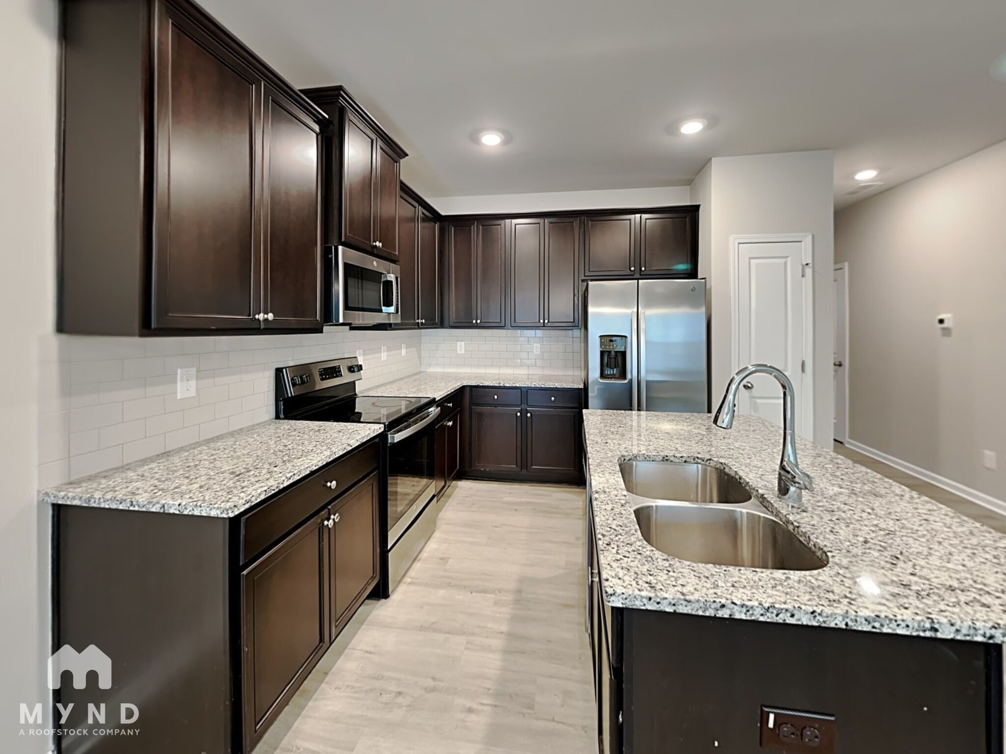 Building Photo - 5097 Lower Elm St