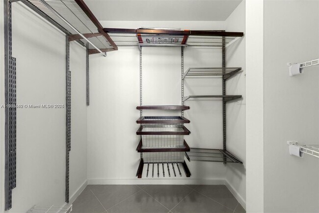 Building Photo - 300 S Biscayne Blvd