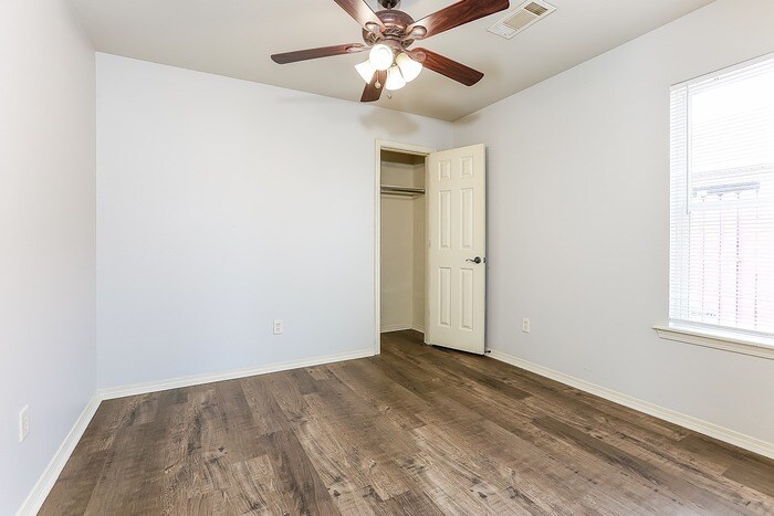Building Photo - 12201 Amaranth Dr
