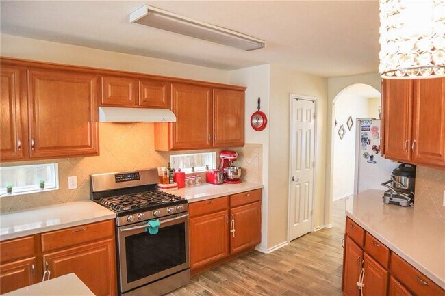 Building Photo - 1110 Crestmont Pl Loop