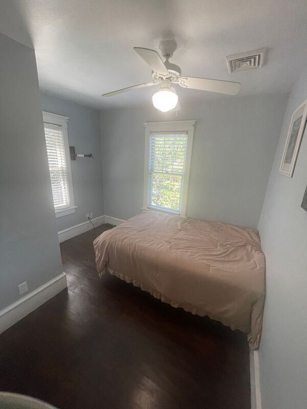 Building Photo - 528 Lindbergh Ave