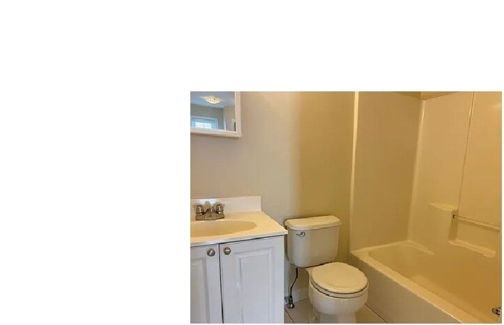 Building Photo - 75 Mystic St