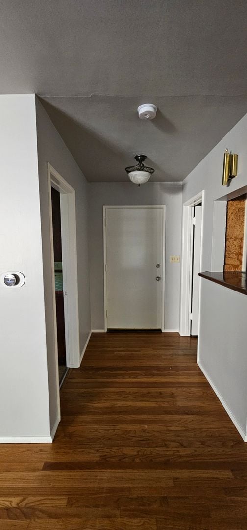 Building Photo - 3 bedroom Riverside home