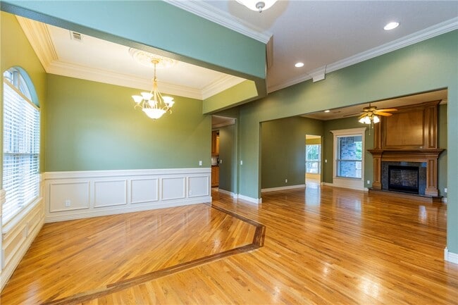Building Photo - 2308 SW Chinquapin Ave