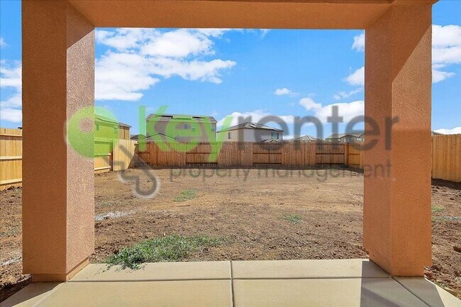 Building Photo - 2061 Hesperian Dr