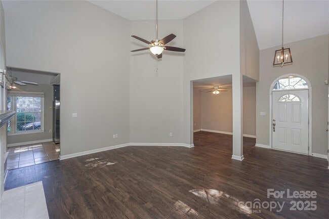 Building Photo - 840 Emerson Dr