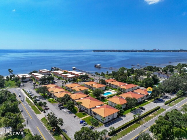 Building Photo - 2100 W Beach Dr