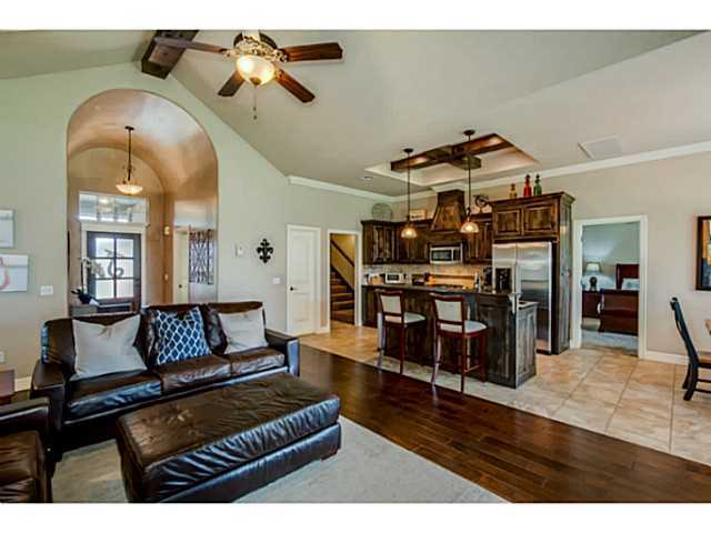 Building Photo - Kelly Lakes Addition - 4 bed 2 1/2 bath + ...