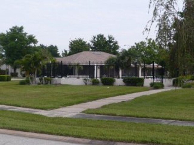 Building Photo - 3 bedroom Townhouse in Orlando