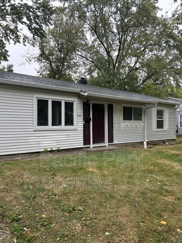 Primary Photo - 3639 Richelieu Rd