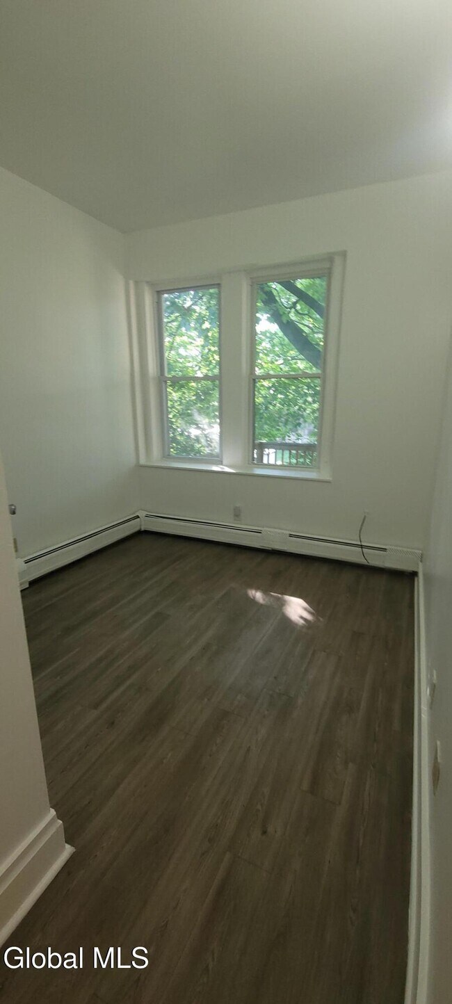 Building Photo - 9 St Joseph's Terrace