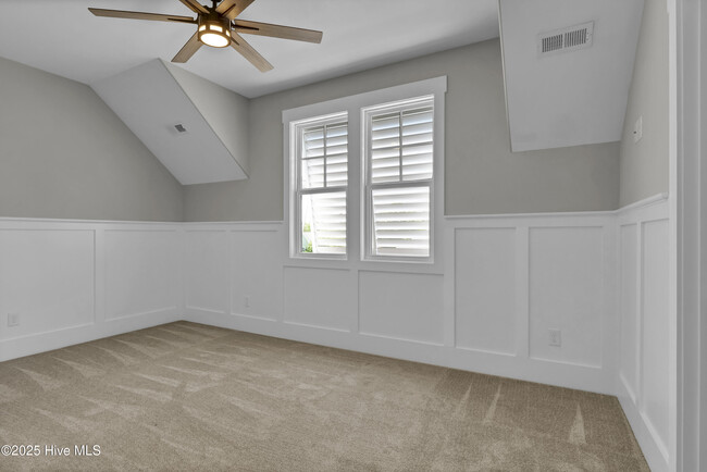 Building Photo - 856 Bedminister Ln