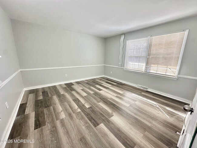 Building Photo - 80 Larkin Pl