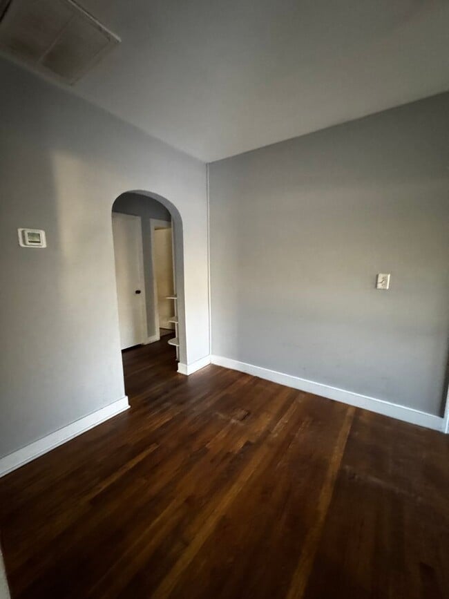 Building Photo - Charming Cottage with Detached Storage Garage