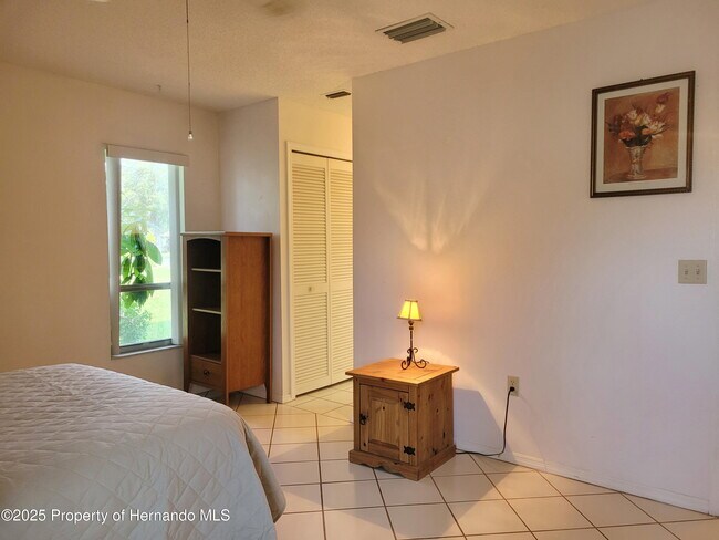 Building Photo - 7559 Heather Walk Dr