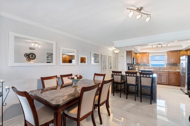 Building Photo - 1160 Hillsboro Mile