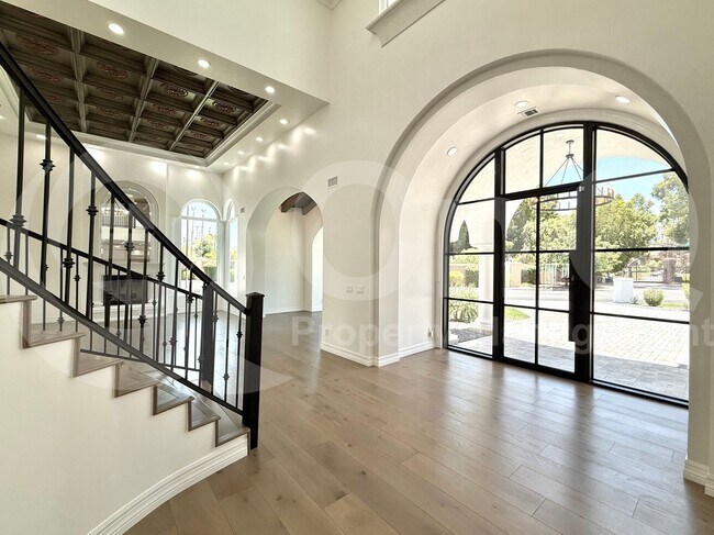 Building Photo - 1523 E Treasure Cove Dr