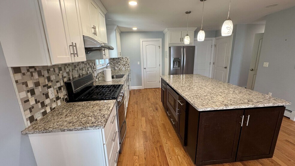 Building Photo - 38 Gristmill Ln