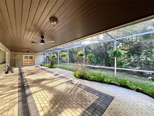 Building Photo - 4350 Palmarito St