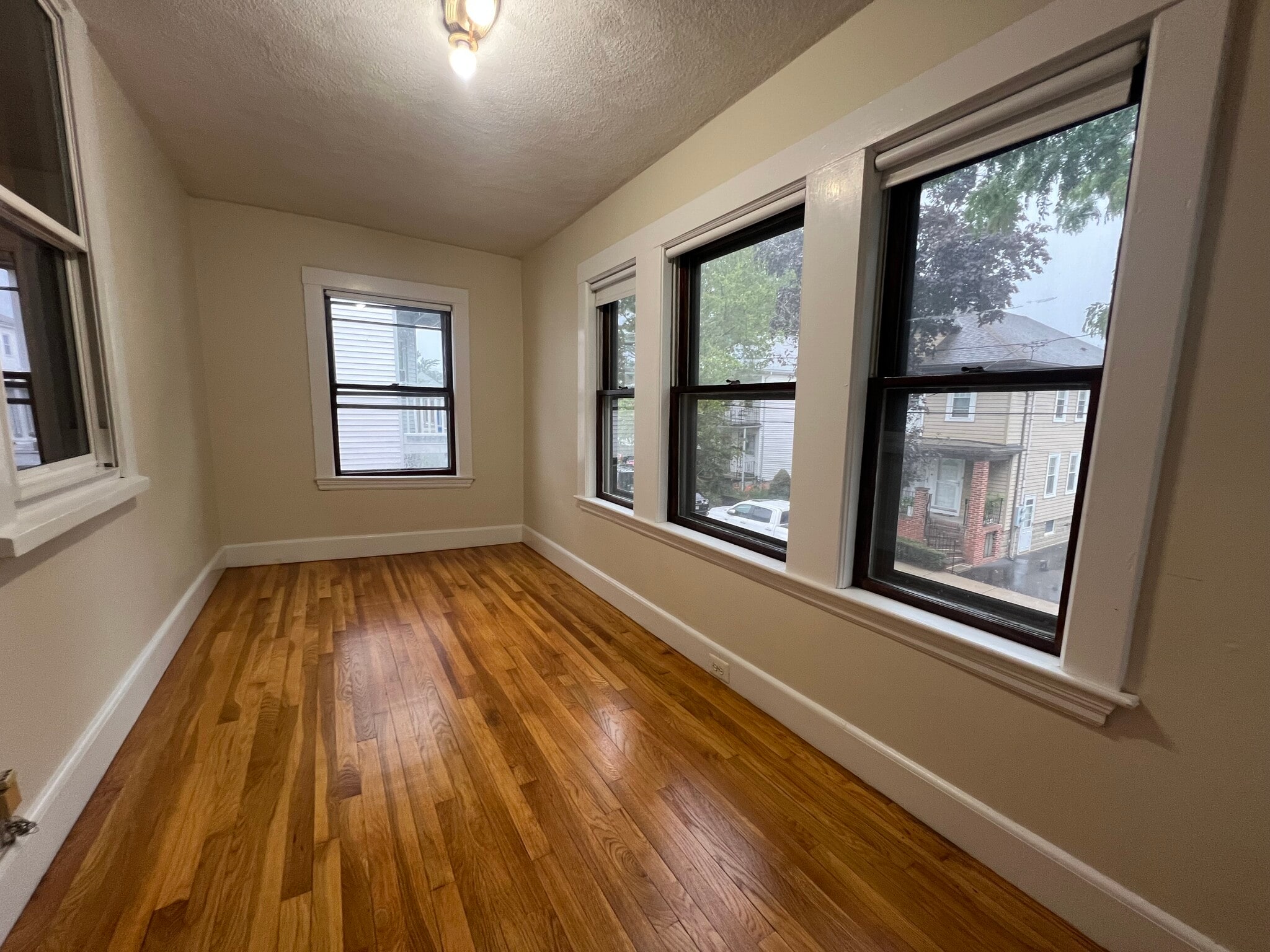 Sun room - 15 Hull St