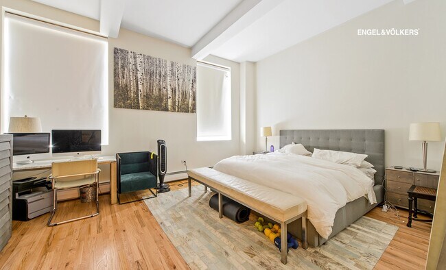 Building Photo - 245 7th Ave