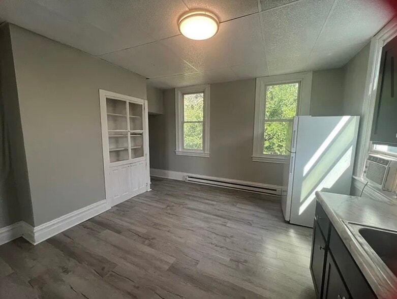 Building Photo - 1425 Methyl St