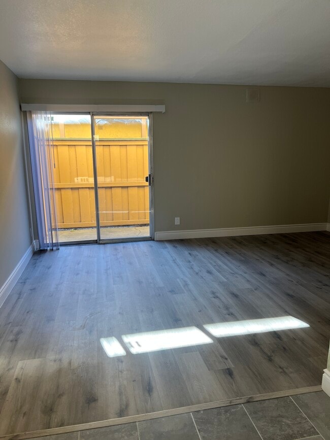 Building Photo - 2125 92nd Ave