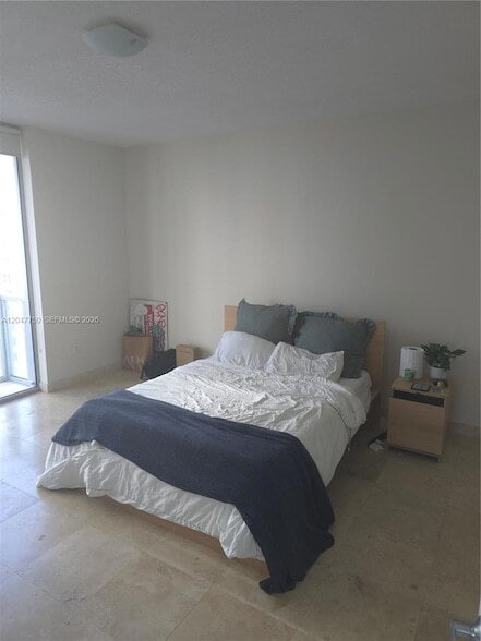 Building Photo - 1060 Brickell Ave