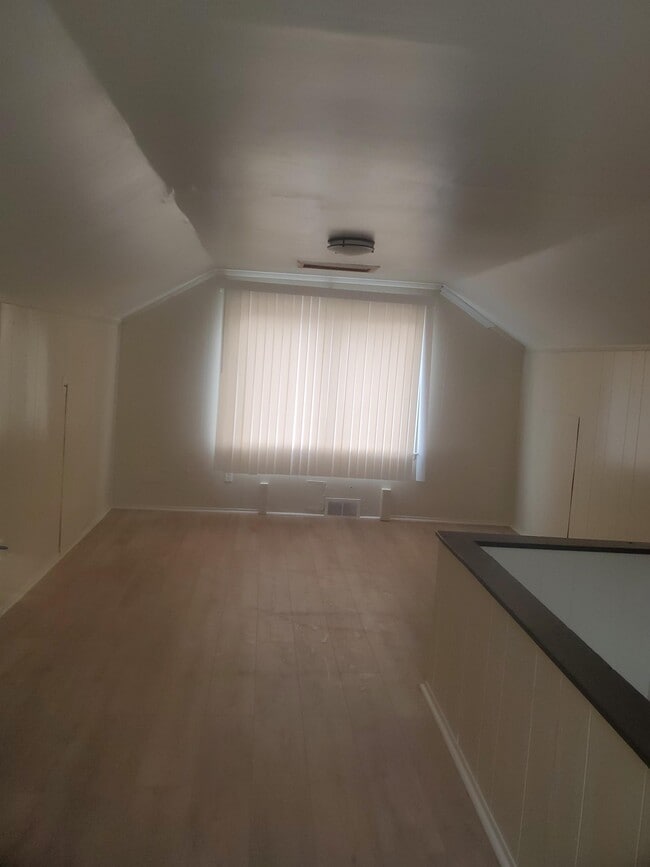 Building Photo - 12840 Grandmont Ave