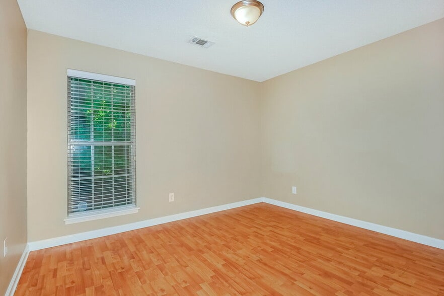 Building Photo - 6670 Tangleberry Cove