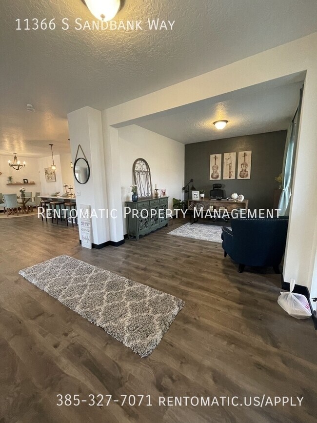 Building Photo - 11366 Sandbank Way