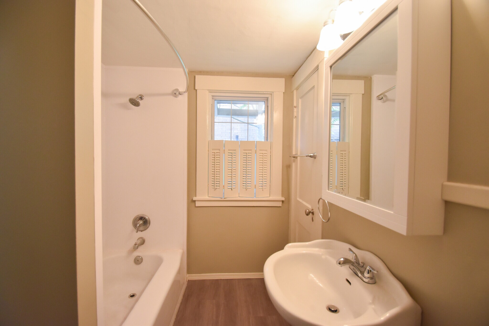 Bathroom - 49 Park Dr