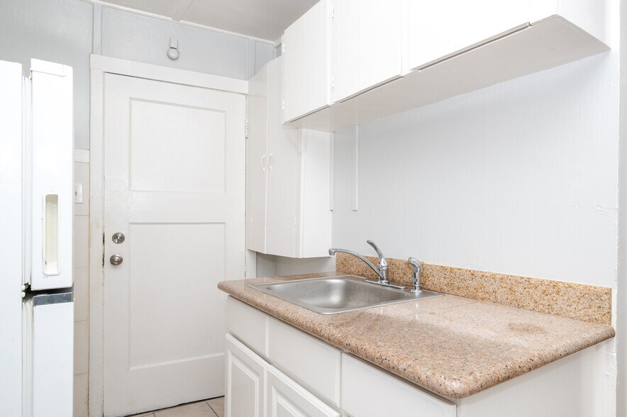 Building Photo - 3102 California St