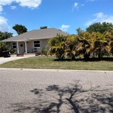 Building Photo - 351 Davenport Ave NE
