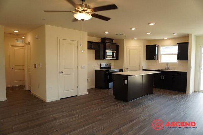Building Photo - Energy-Efficient 3 Bed / 2 Bath Home with Solar, Garage & Full Kitchen Appliances